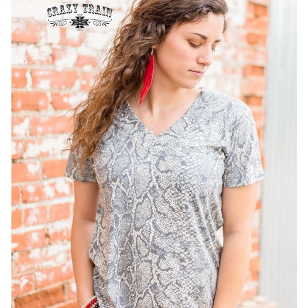 Crazy Train Santo Snake V neck